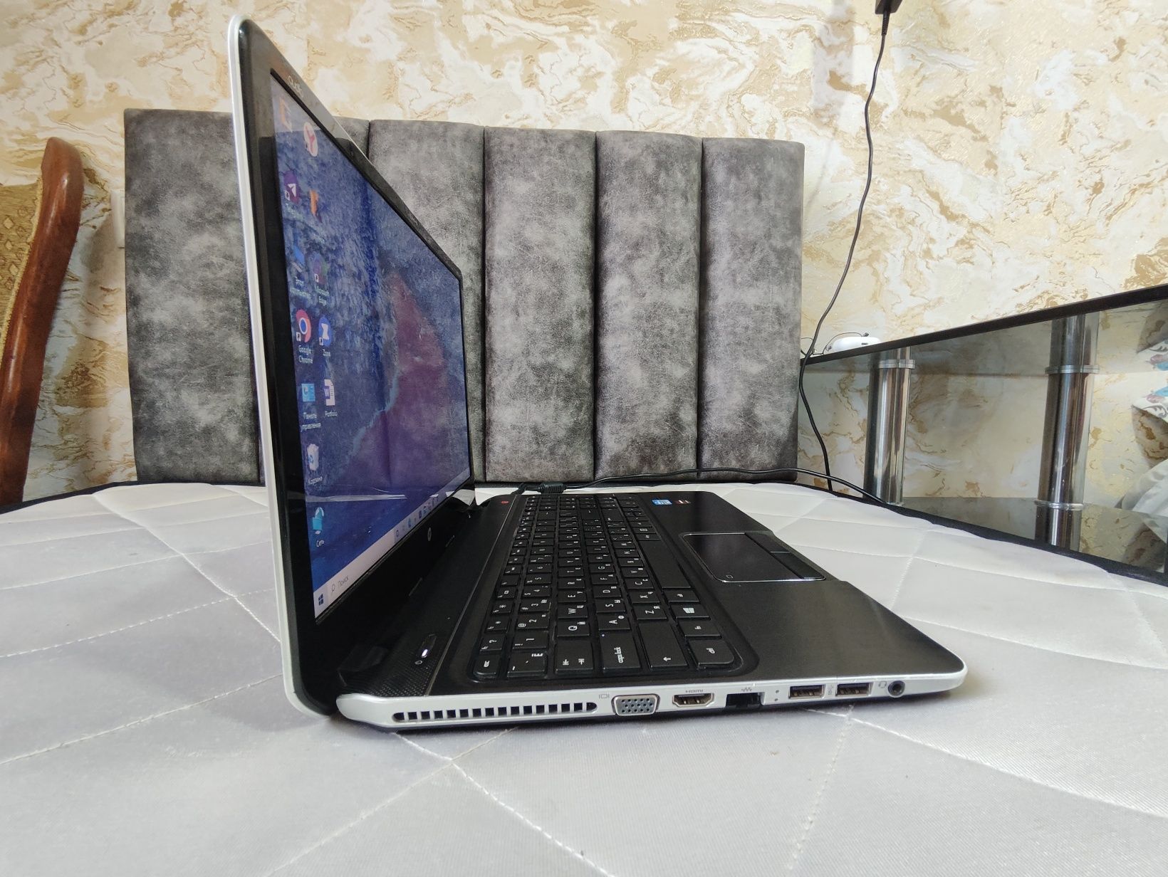 Ноутбук HP ENVY m6