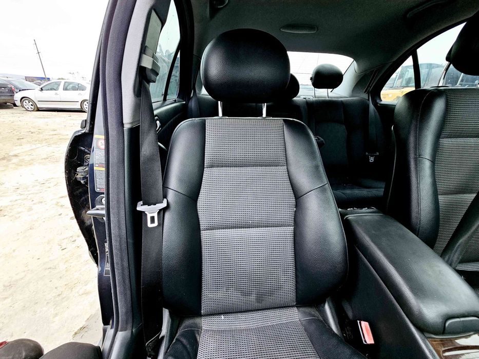 Scaun dreapta fata Mercedes Clasa C (W203) [Fabr 2000-2007] OEM