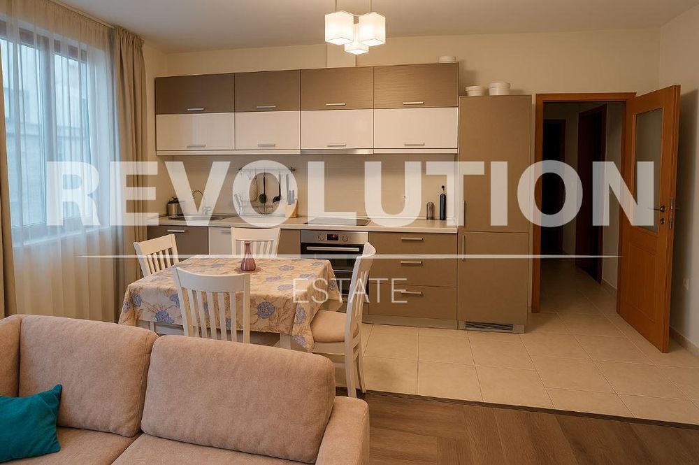 Дава се под наем Двустаен апартамент в Варна, Бриз - 67 кв.м за 500 € - Снимка #1