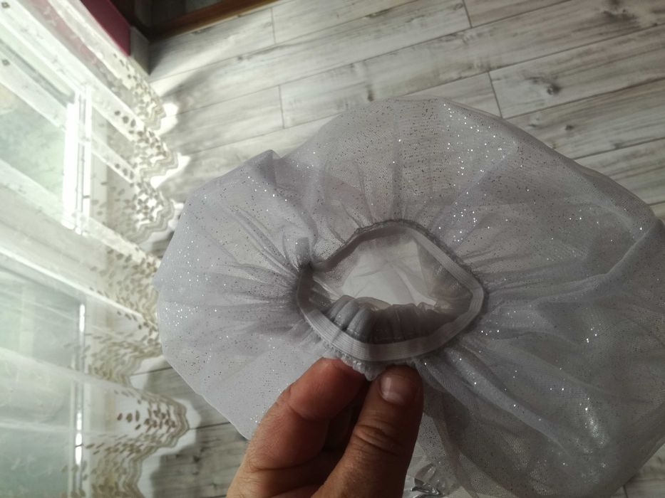 Продавам чисто нова-светло-сива рокля за Абитуриентски бал