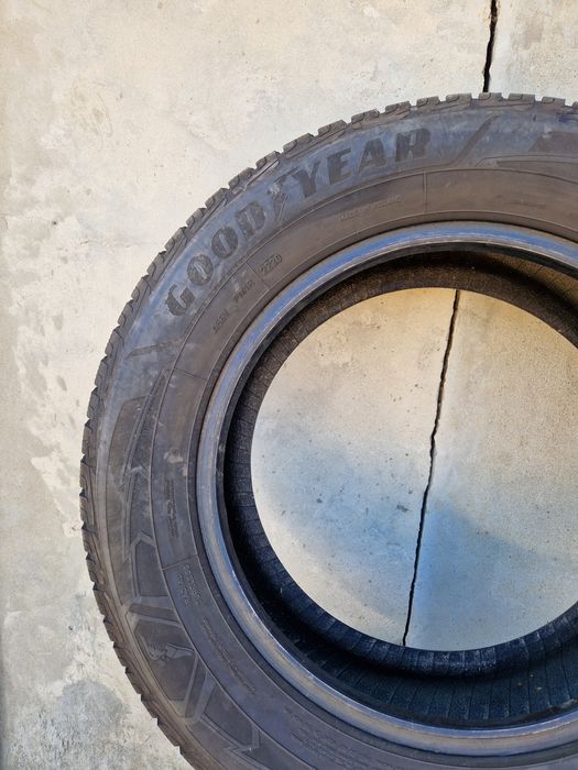 215 65 16  iarna M+S  Goodyear/Powertrac