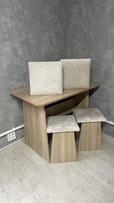 РАСПРОДАЖА! Обеденная зона комплект (кухонный стол, 4 табуретки)