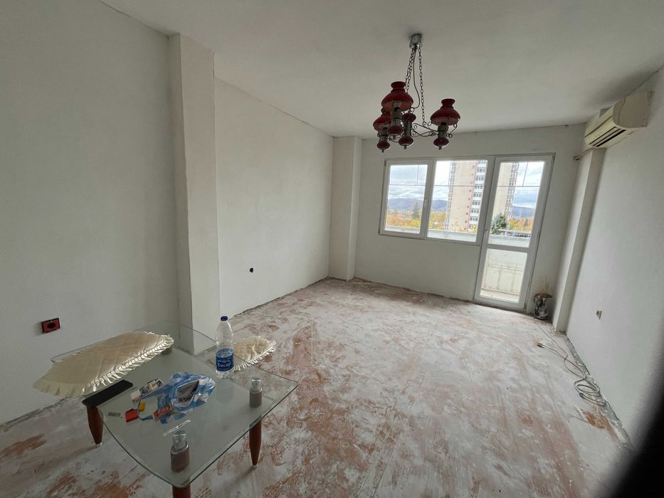 Продава прекрасен апартамент с две спални в кв. Васил Левски