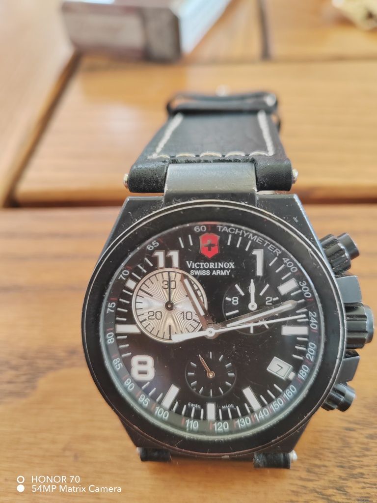 Vând ceas Victorinox cronograf Quartz