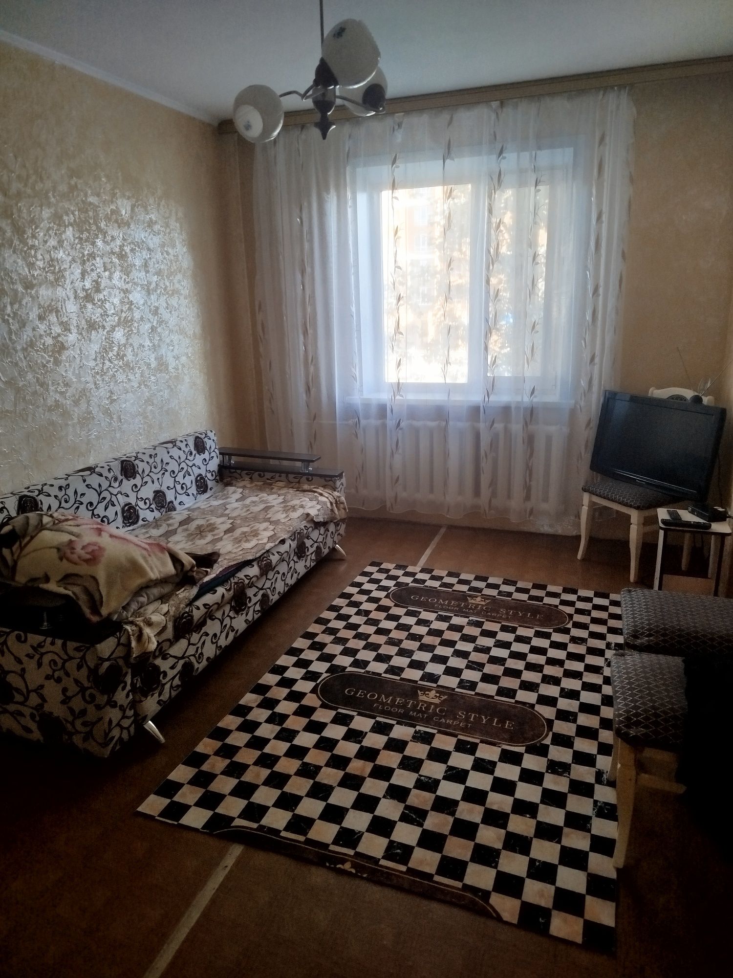 Продам трёхкомнатную улучшенную квартиру