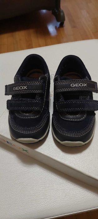 Бебешки обувки Geox 20 номер