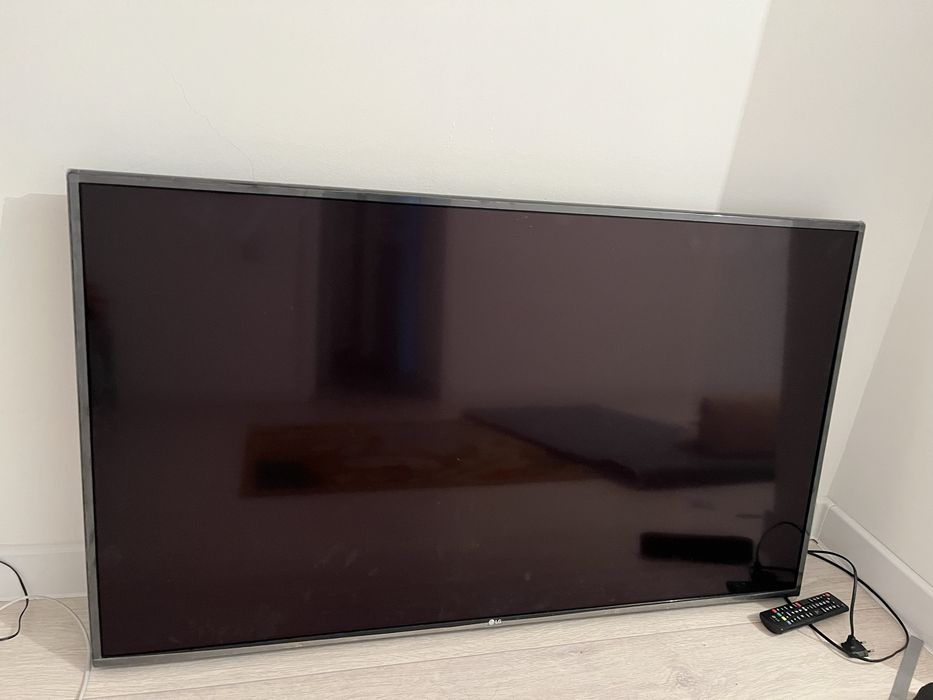 Телевизор LG почти новый