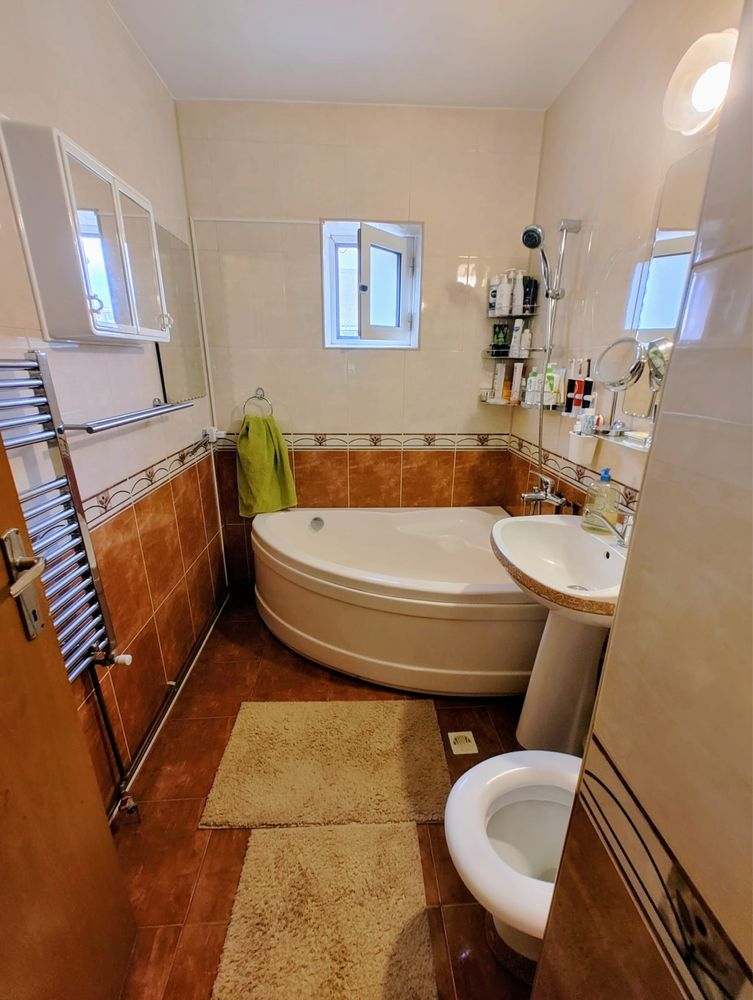 Proprietar vand apartament 2 camere, etaj 1, 50mp, decomandat TG JIU