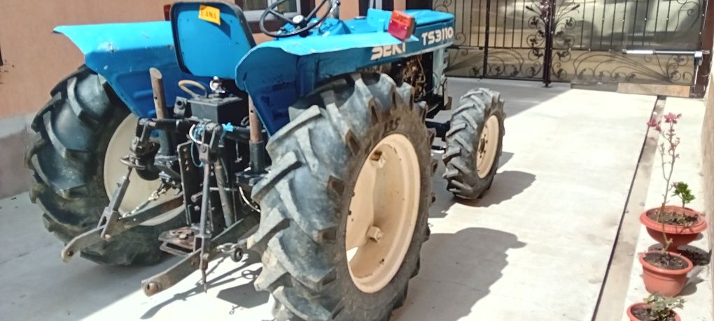 Tractor iseki 4x4 servo direcție 31 hp