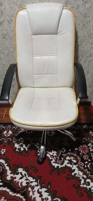 Кресло в хорошем состоянии
