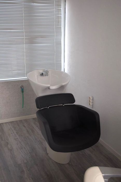 Фризьорски стол с мивка