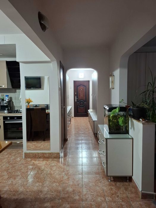 Apartament 3 camere MOBILAT, zona Tudor + garaj lângă bloc