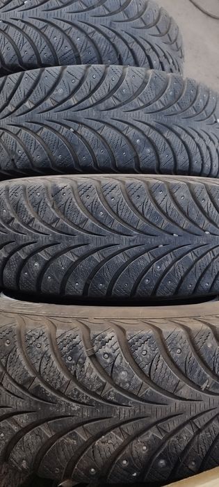 Продам зимние шины 215/65/16