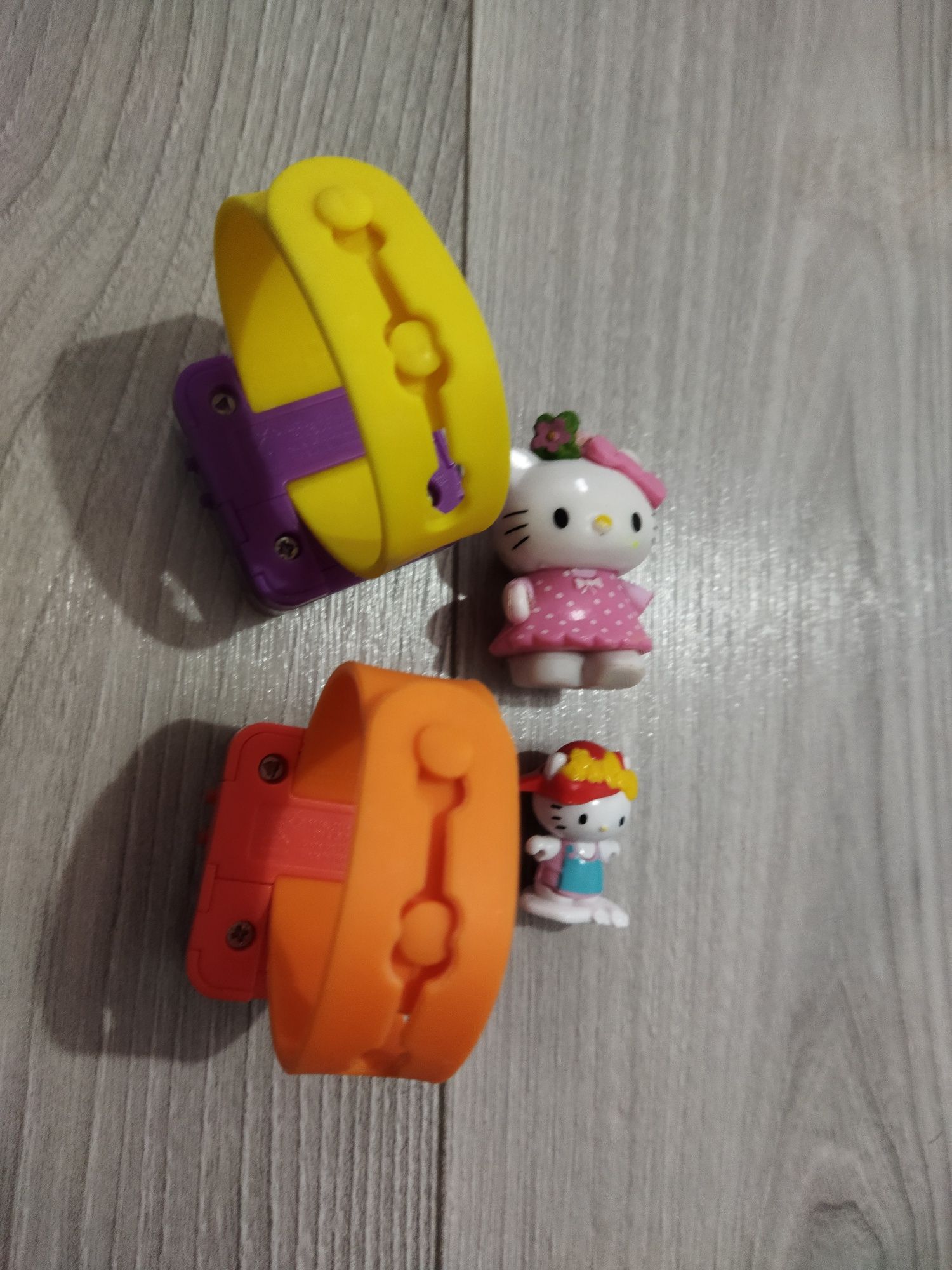 Set ceasuri și figurine Hello Kitty pentru fetițe