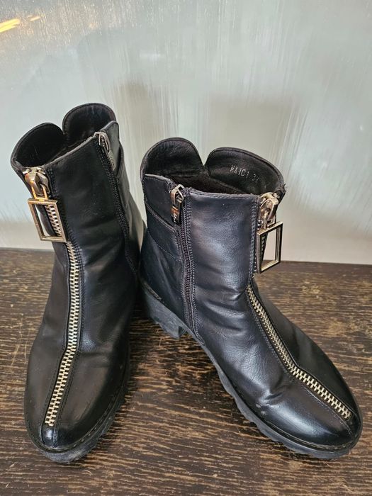 Ghete dama de piele