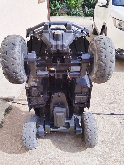 Vând ATV electric cu acumulator pt.copii Mani,roti EVA,scaun piele,24v