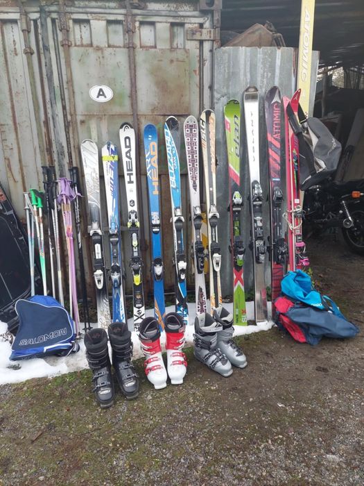 Продавам ски и ски обувки, щеки