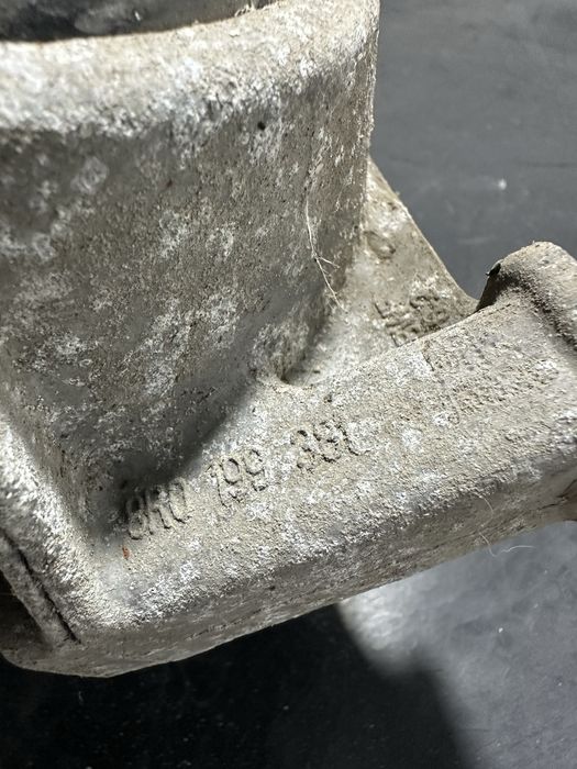 Tampon suport motor stanga Audi A4 B8 2.0 TDI 2.7 TDI 3.0 TDI