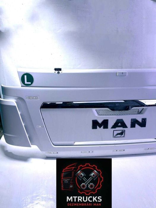Capotă MAN TGX Fibra sticla cu locașuri pentru luminile de poziție