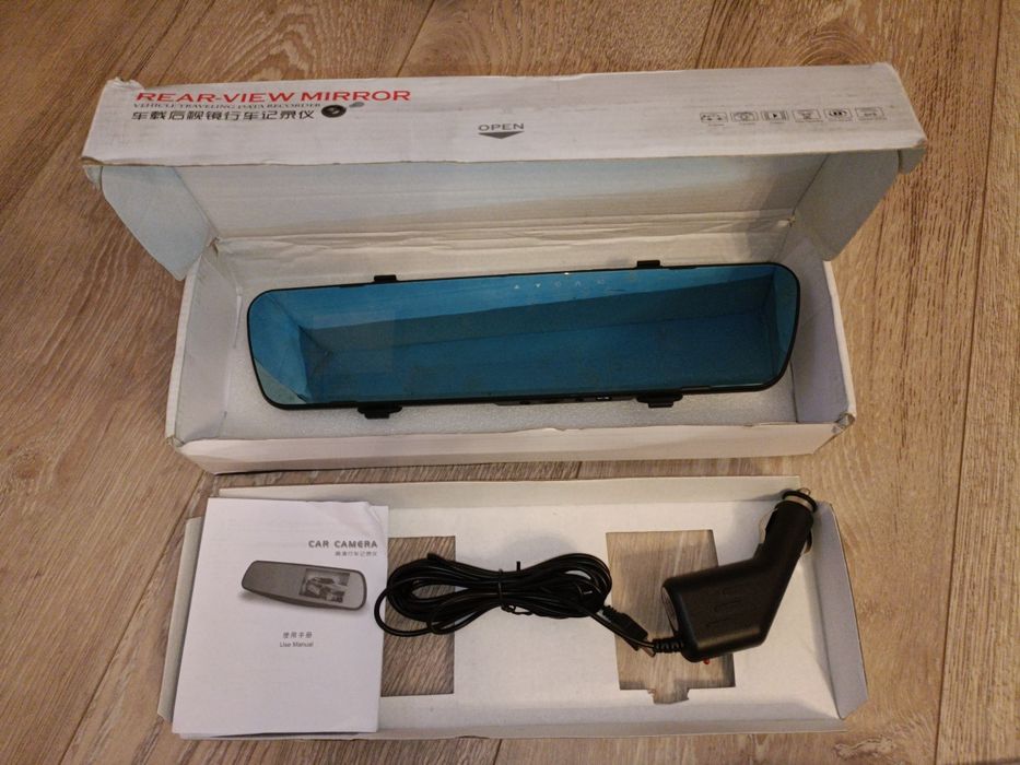 Oglinda retrovizoare cu camera