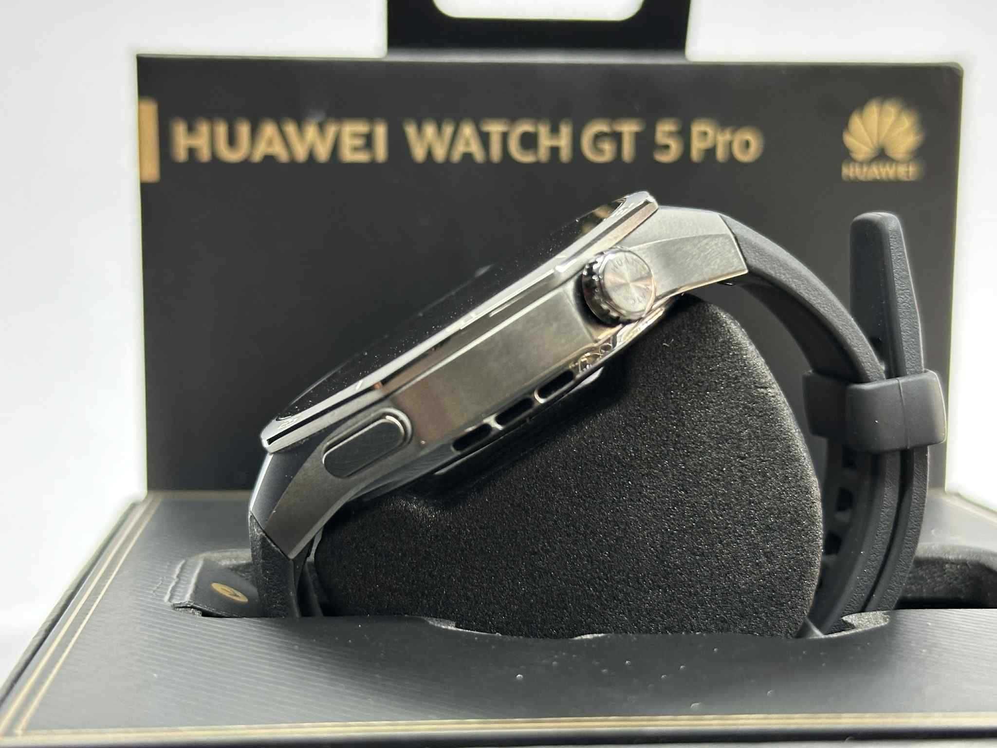 Смарт часовник HUAWEI WATCH GT 5 Pro BLACK / Като нов