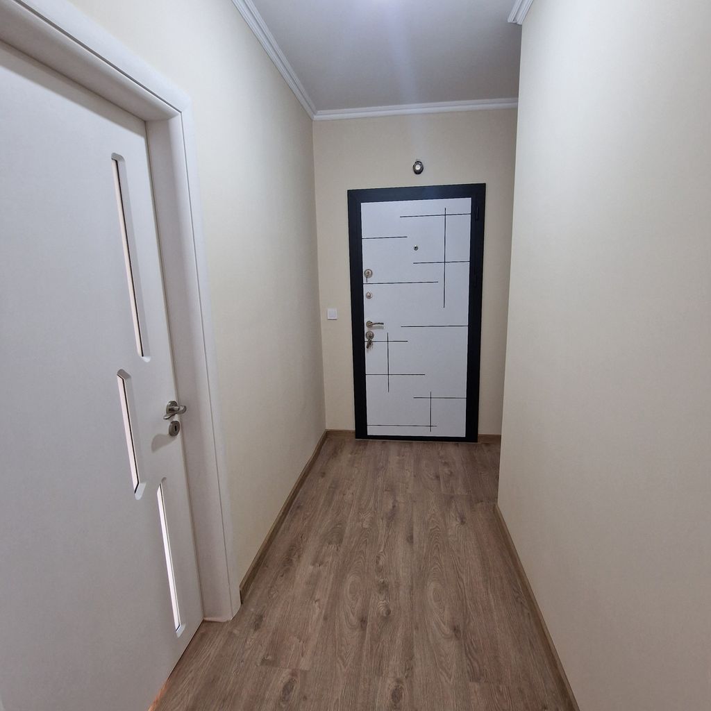 Продава се Тристаен апартамент в Разград, Житница - 76 кв.м за 1094 €/кв.м - Снимка #10