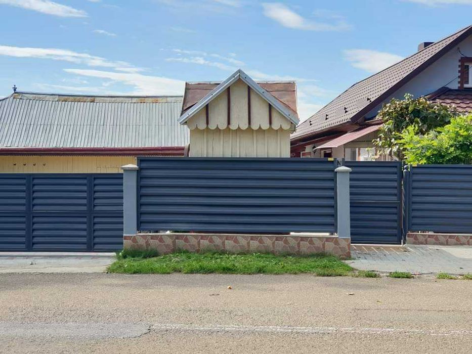 Garduri si porti din panou stil jaluzea de diferite modele la comanda