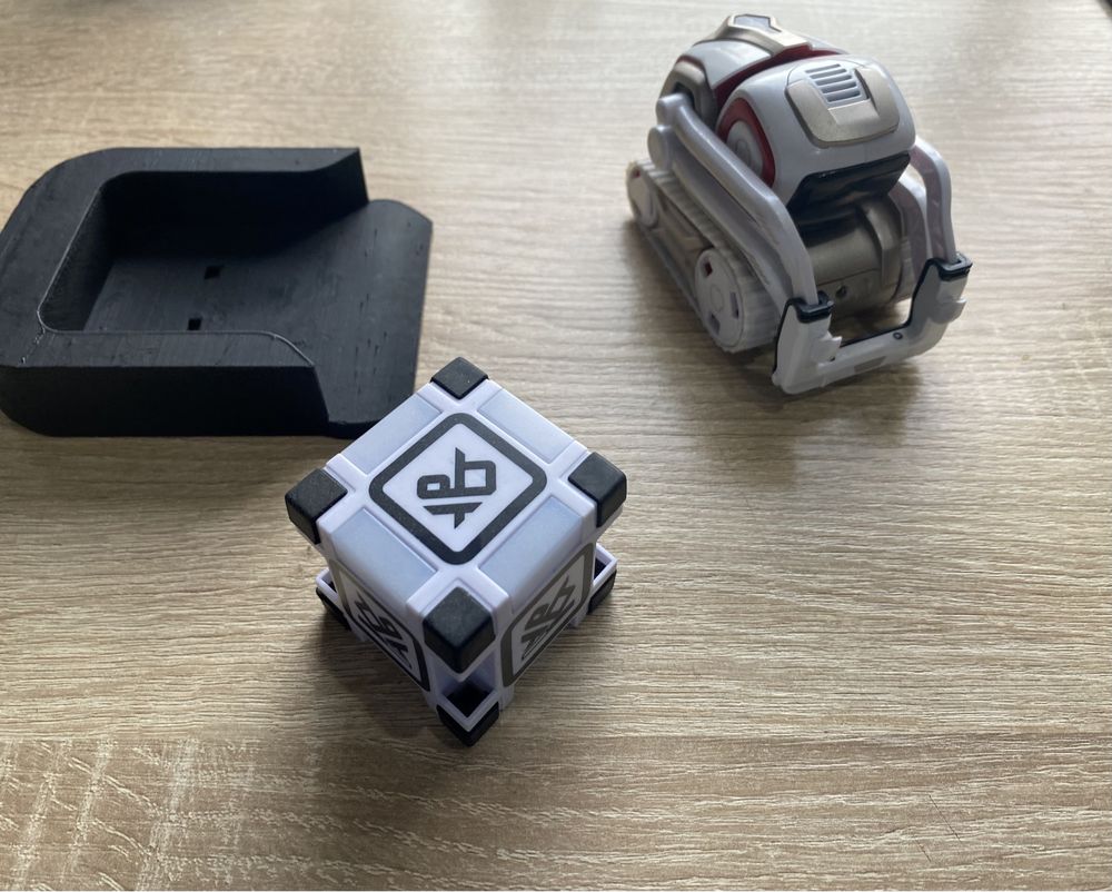 Робот Anki Cozmo