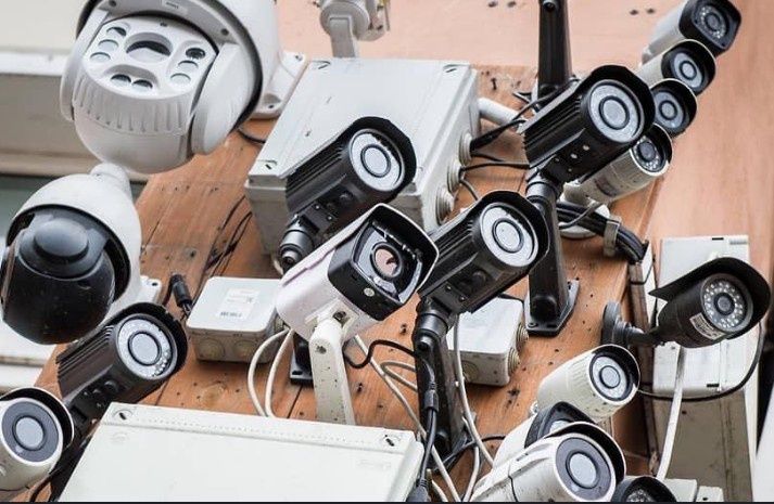 Установка: камер видеонаблюдения, домофонии и контроля доступа.

У нас