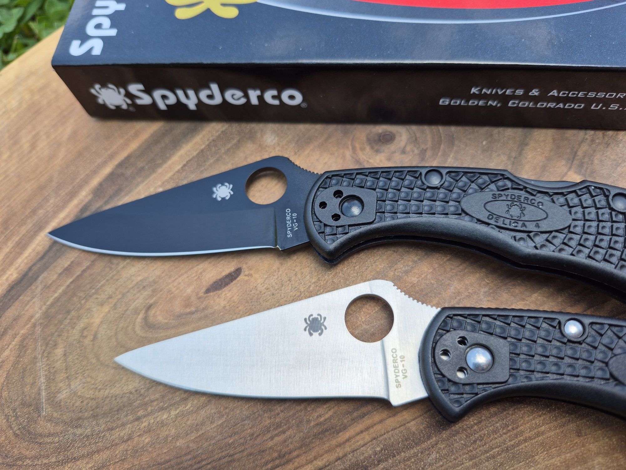 Сгъваем джобен нож Spyderco Delica 4,два цвята