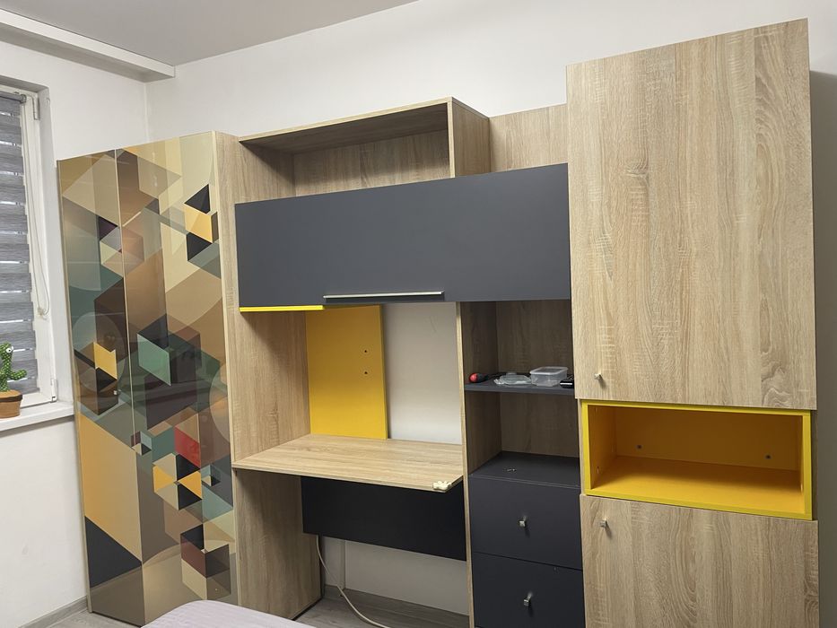 Mobila dormitor in stare foarte buna