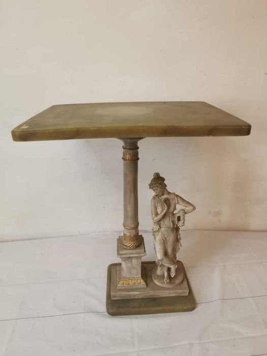 Masa cu statuie decor