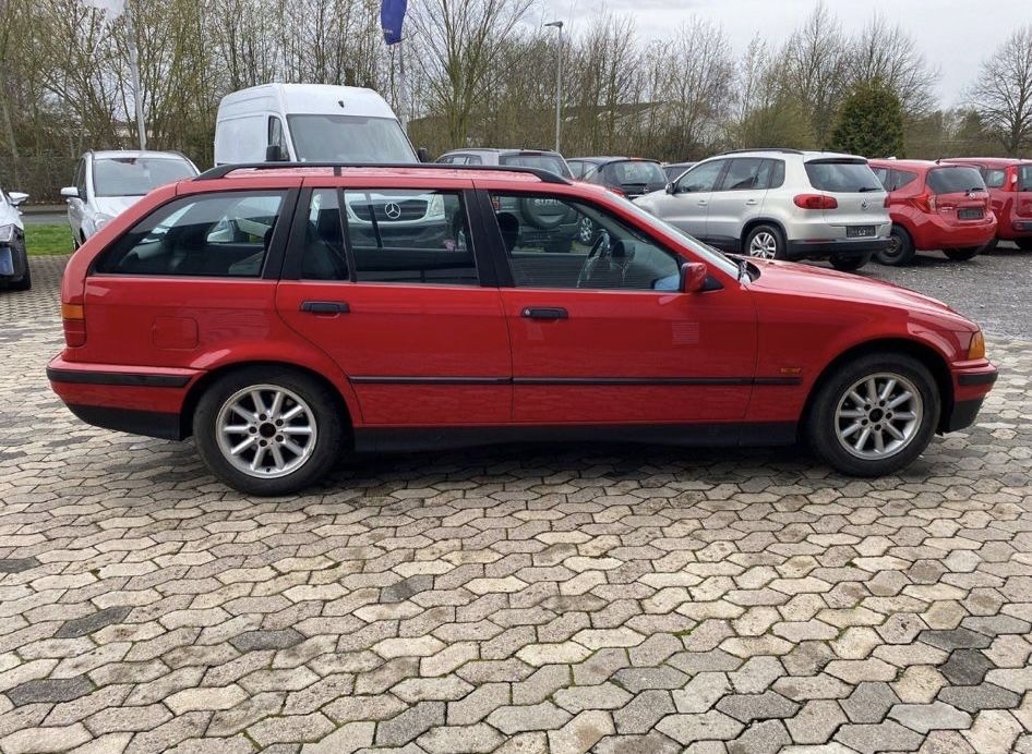 Bmw E36 Touring 320i Hellrot