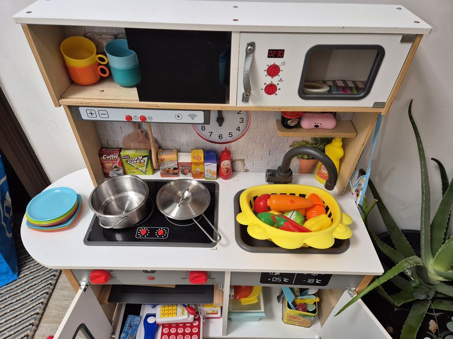 Детска дървена кухня