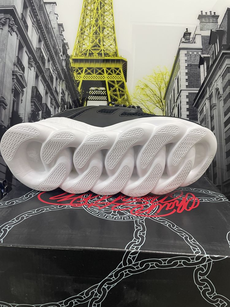 Versace Chain Reaction