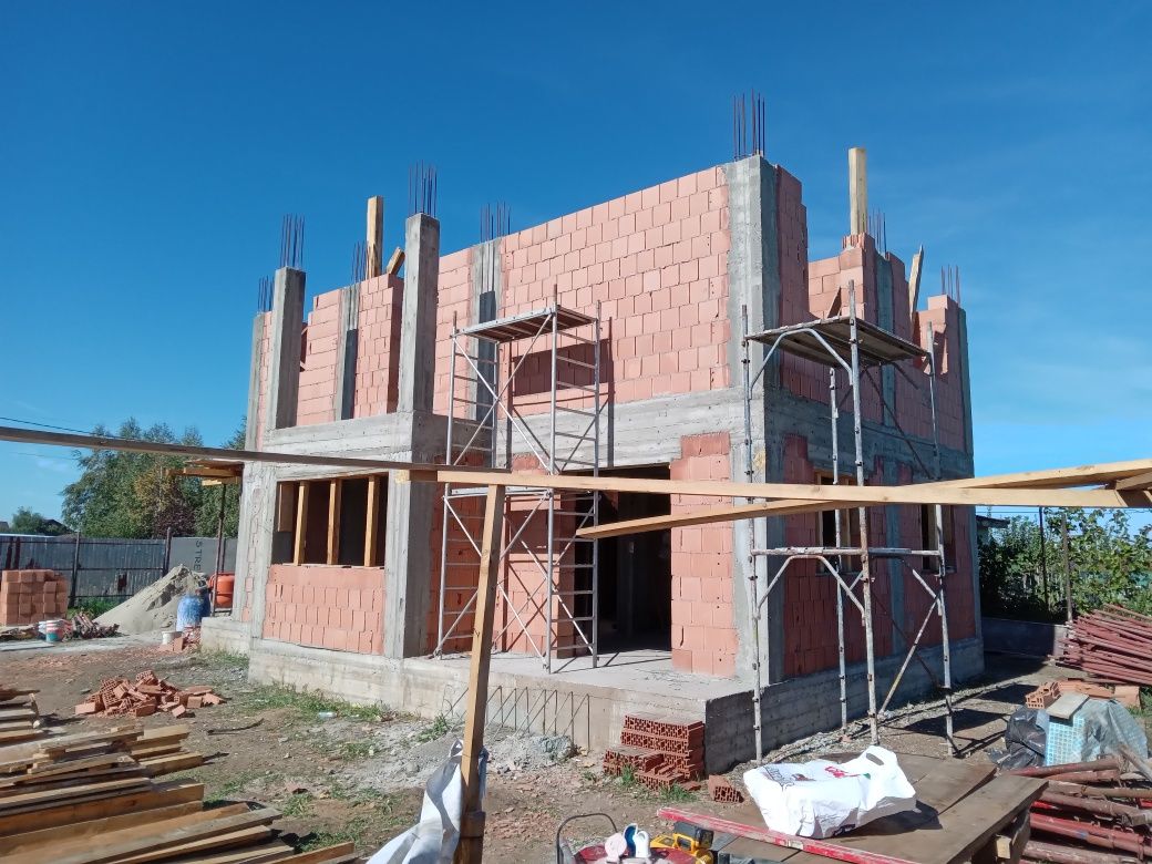 Constructii case la rosu - Placari fatade termosistem