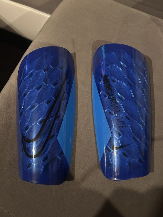 Кори за футбол Nike Mercurial Lite