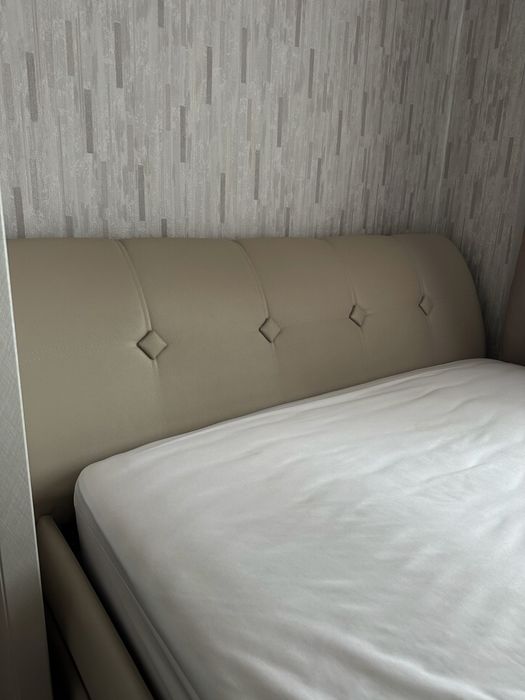 Кровать двуспальная