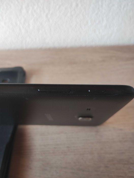 Таблет Samsung Galaxy Tab E SM-T561