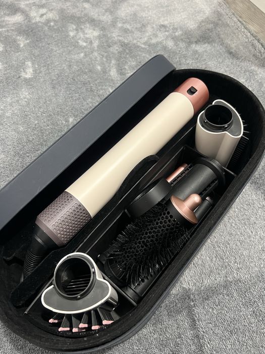 Продам фен стайлер DYSON