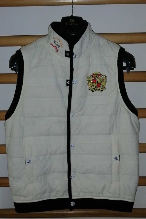 Vesta Paul & Shark yachting