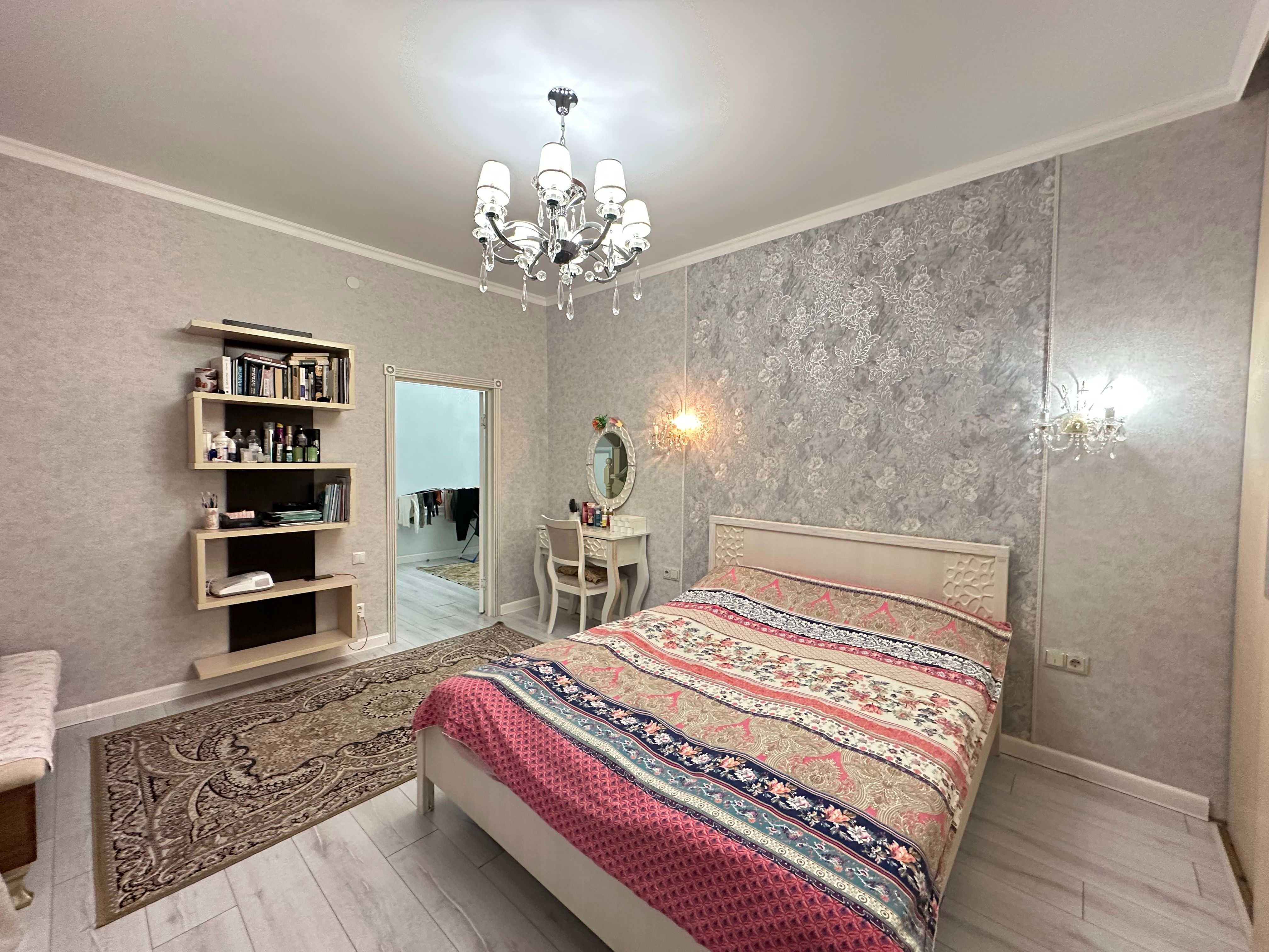6-ти ком дом 336 м². мкр Таугуль. С гаражом и участком 10 соток.