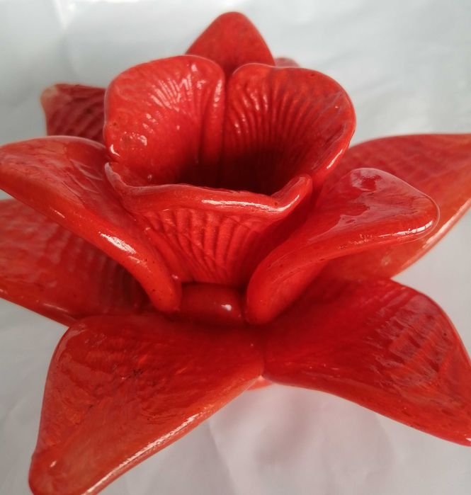 Suport lumanare in forma de floare din sticla pictata rosu portocaliu