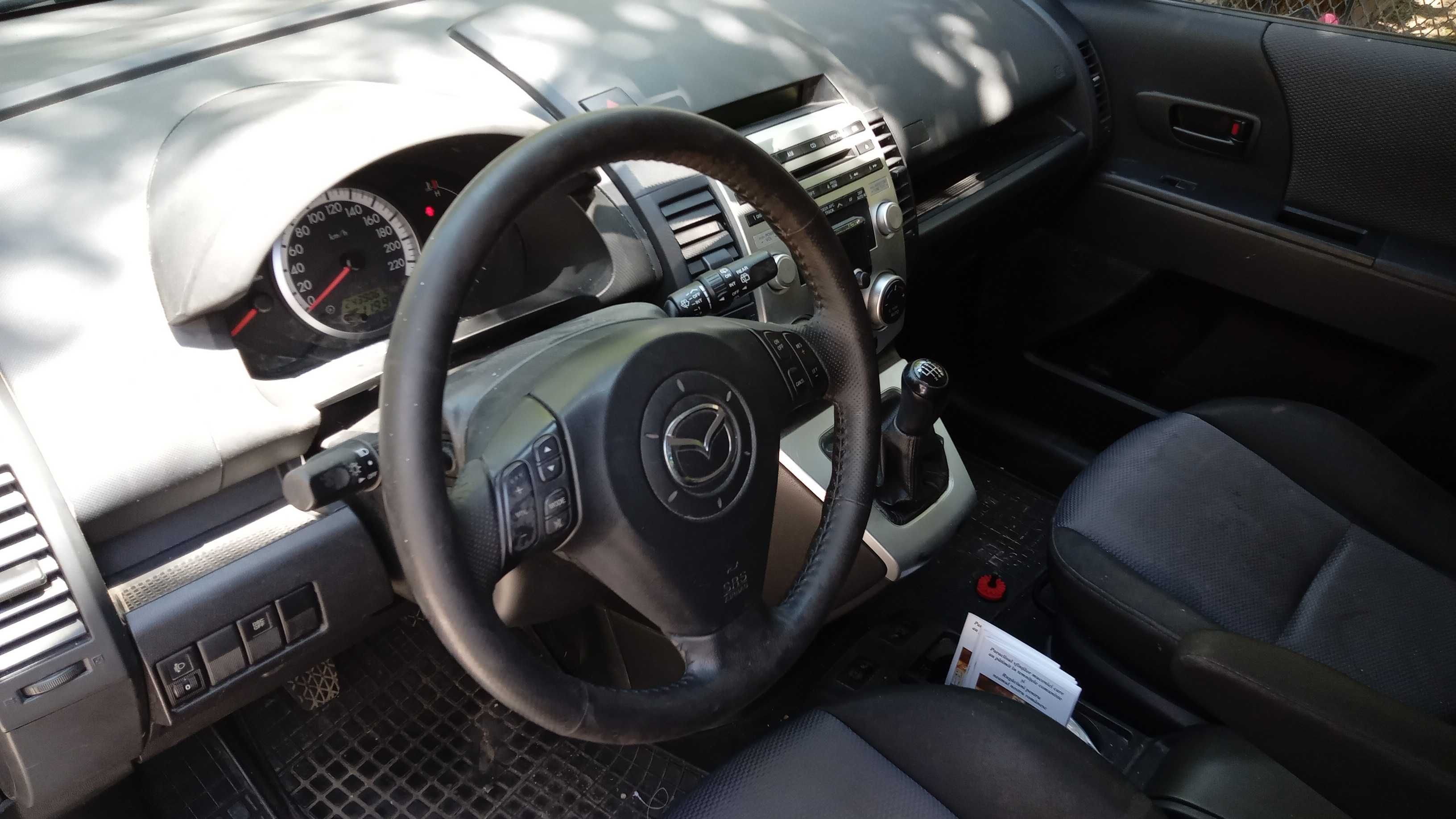 Mazda spatioasa cu 6 locuri