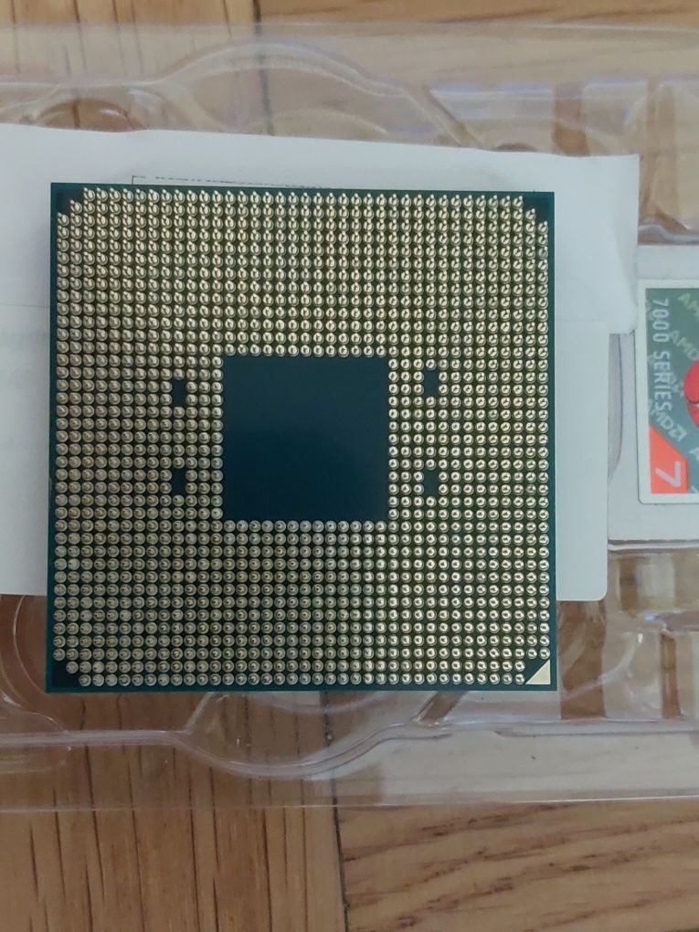 процесор Ryzen 7 5800X , AM4 , 8-ядрен, 16-треда