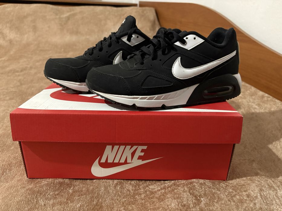 Дамски маратонки Nike