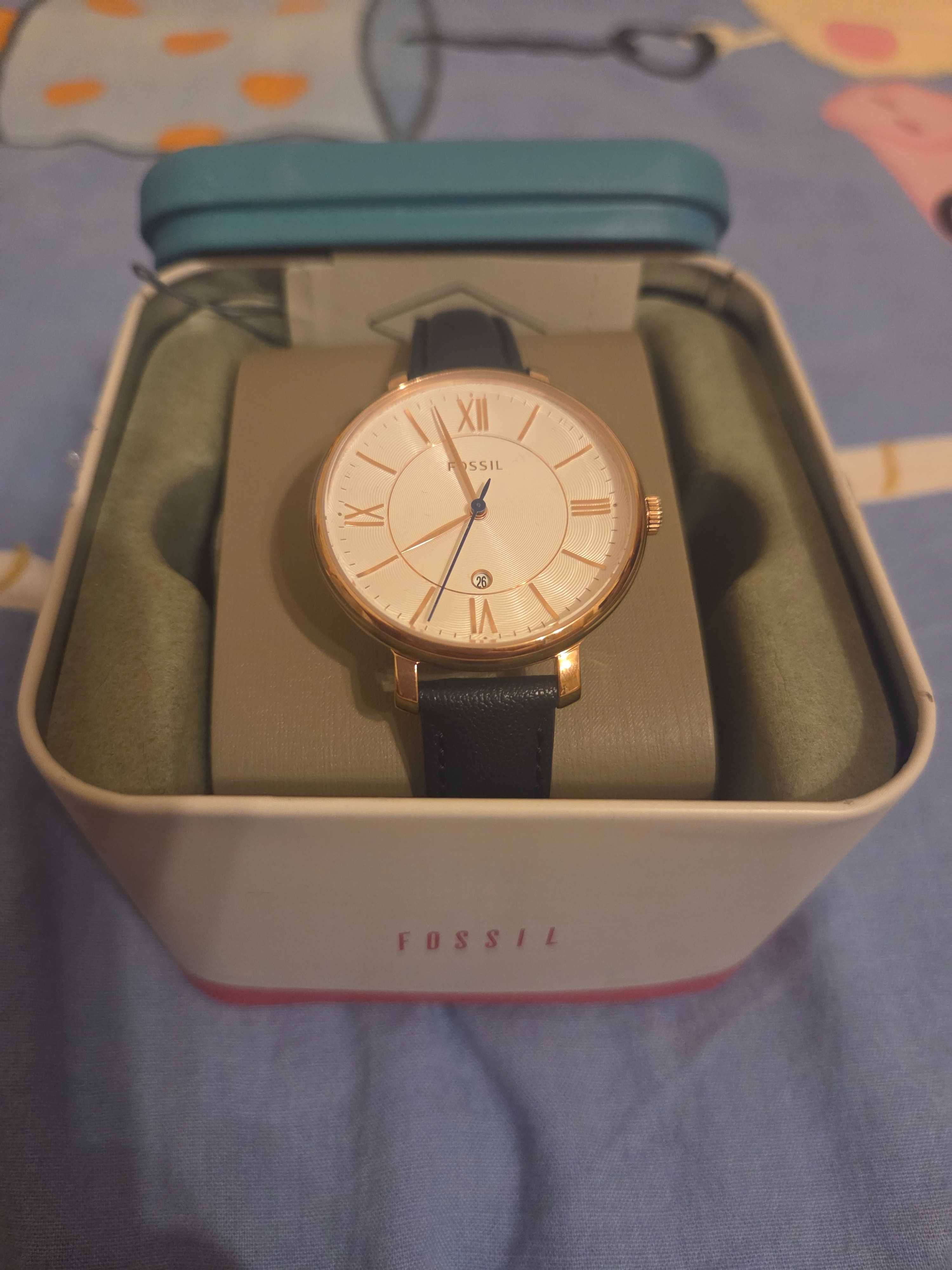Дамски часовник Fossil Jacqueline ES3988