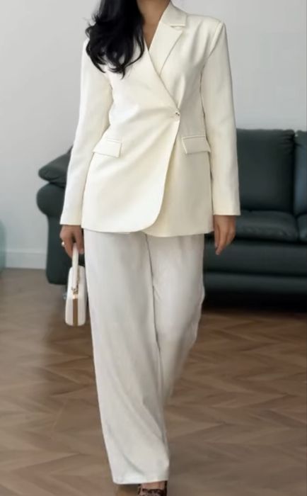 Пиджак с брюками