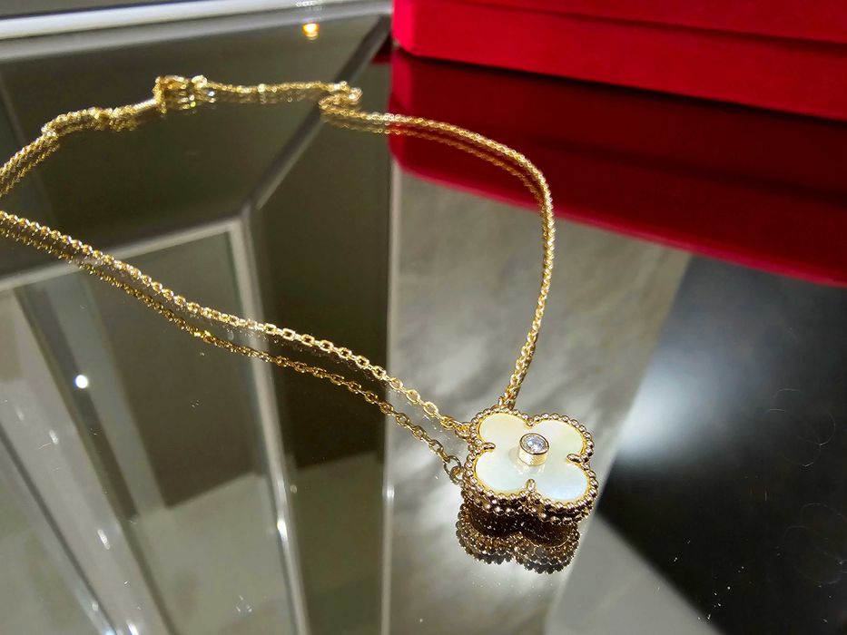 Van Cleef & Arpels VCA Rose Cream Mother of Pearl Diamond Clover Колие