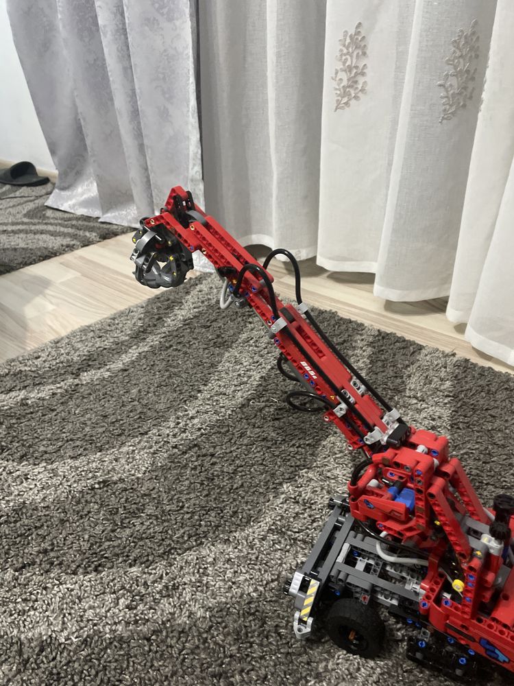 Lego Technic 42144 (Manipulator telescopic)